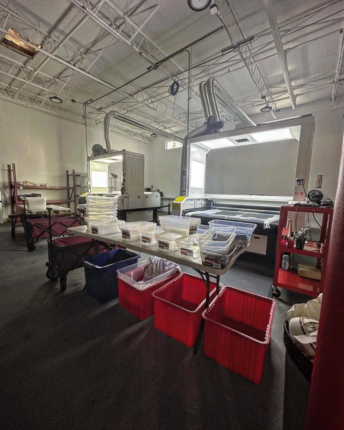 Laser cutter for the print on demand process Laser cutter for the print on demand process